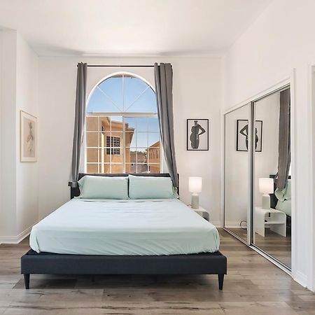 Spacious Private Gated Modern Loft Close To Universal Studio And Hollywood Лос-Анджелес Экстерьер фото