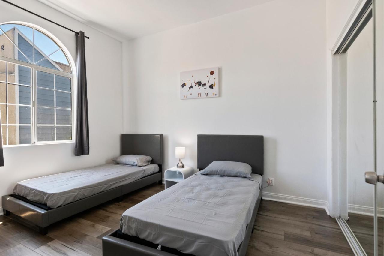 Spacious Private Gated Modern Loft Close To Universal Studio And Hollywood Лос-Анджелес Экстерьер фото