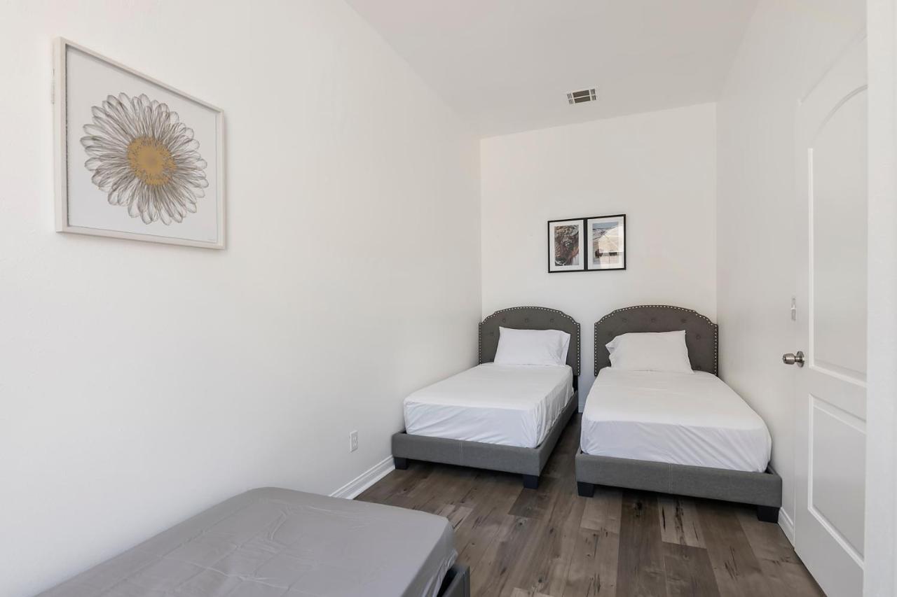 Spacious Private Gated Modern Loft Close To Universal Studio And Hollywood Лос-Анджелес Экстерьер фото